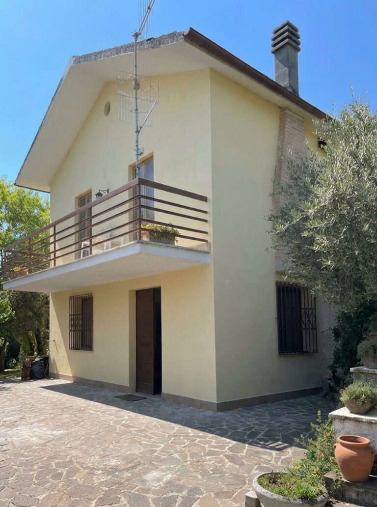 Riqualificazione villino rurale